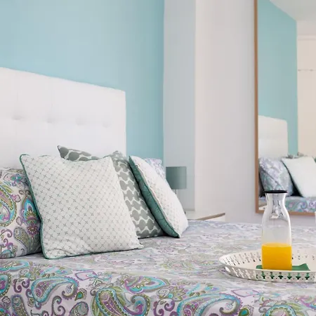 Luxury Beachfront Penthouse דירה אל מדאנו