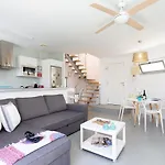شقة Luxury Beachfront Penthouse *