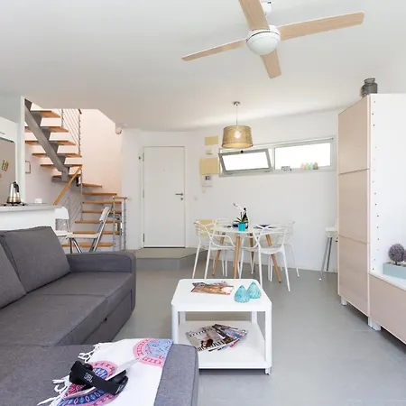 Luxury Beachfront Penthouse *