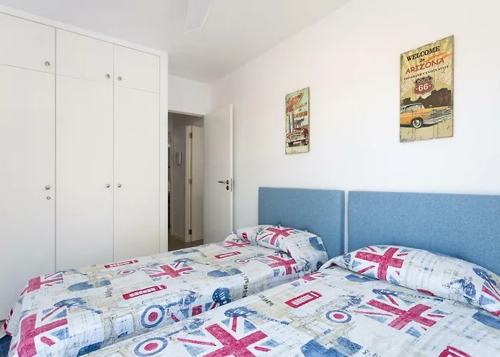 Luxury Beachfront Penthouse *