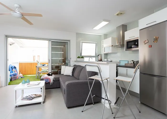 Luxury Beachfront Penthouse *